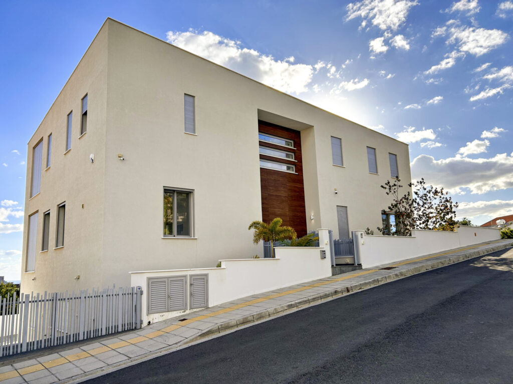 View full details for 7-bedroom Villa, Mouttagiaka, Limassol, Cyprus